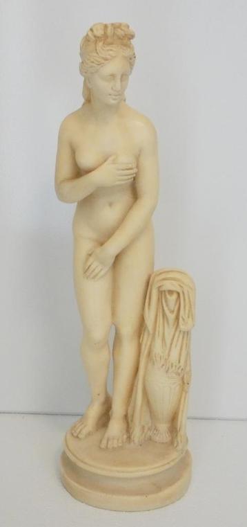 Klassiek vrouwenbeeld A.Satini Italië [1689] beschikbaar voor biedingen