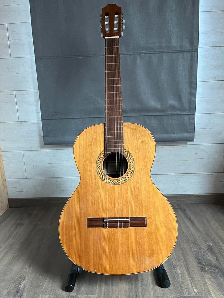 Akoestische gitaar Juan Salvador modelo 2a, Muziek en Instrumenten, Snaarinstrumenten | Gitaren | Akoestisch, Zo goed als nieuw