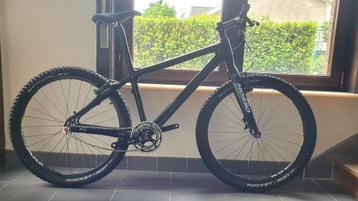 Projet VTT 26 pouces en fibre de carbone de 7,2 kg, Moins de 45 cm, Enlèvement, Comme neuf