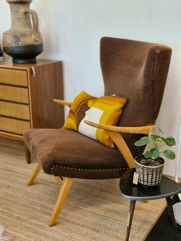 Vintage fauteuil bruin ribcord 70s beschikbaar voor biedingen