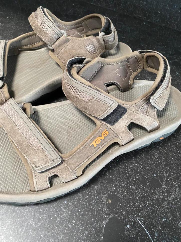 Sandalen merk TEVA kleur kaki grijs, Kleding | Heren, Schoenen, Gedragen, Sandalen, Overige kleuren, Ophalen