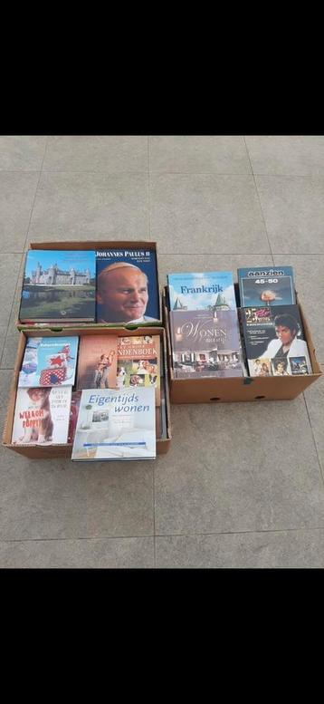 Boeken nederlandstalig aan 1 € of 15 € voor alle 3 dozen  beschikbaar voor biedingen