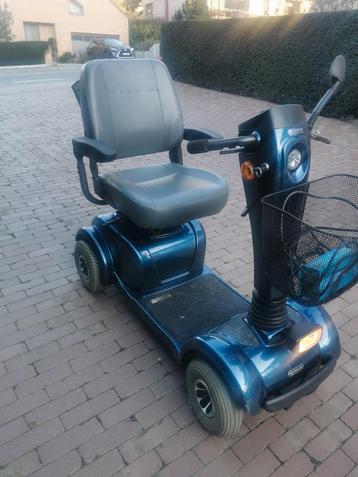 Scootmobie Sterling Swift Belle couleur bleue. Super puissan