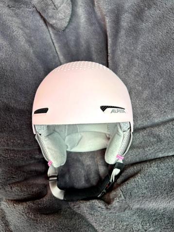 Skihelm Alpine 51-55 als nieuw beschikbaar voor biedingen