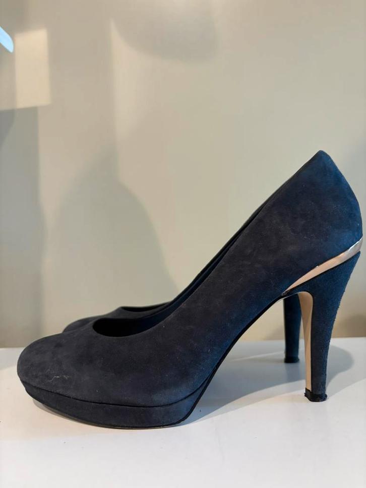 Éram suède pumps marineblauw (39), Kleding | Dames, Schoenen, Pumps, Ophalen of Verzenden