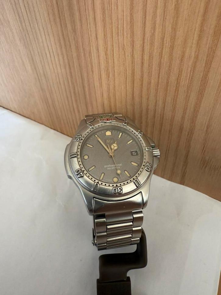 Tag heuer Professioneel 4000 series, Handtassen en Accessoires, Horloges | Heren, Zo goed als nieuw, Polshorloge, TAG Heuer, Staal
