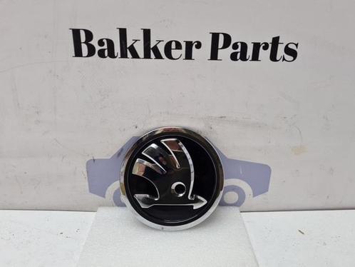 Embleem van een Skoda Enyaq IV, Auto-onderdelen, Carrosserie, Skoda, Gebruikt, 3 maanden garantie