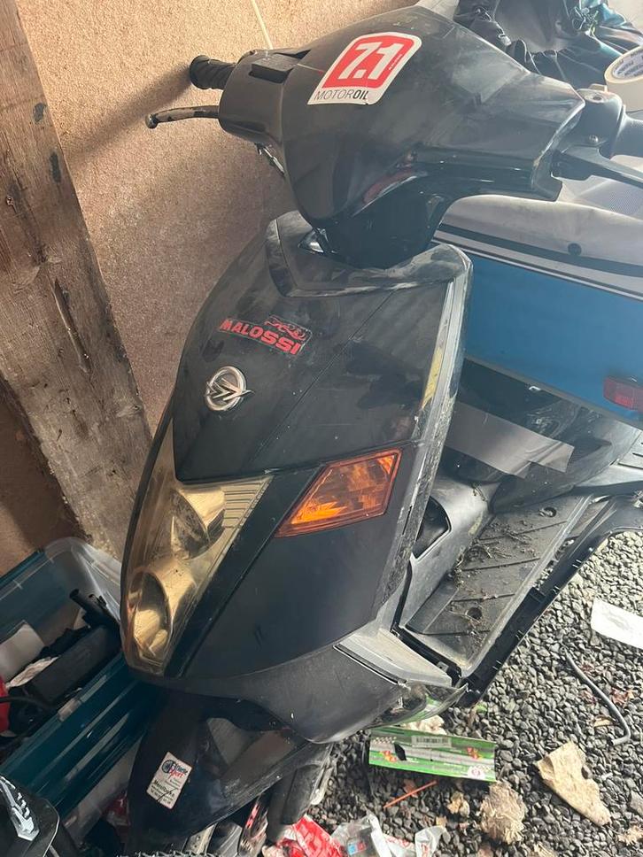 Voir ce qu’on me propose, Fietsen en Brommers, Scooters | Peugeot, Gebruikt, Overige modellen, Klasse A (25 km/u), Benzine, Ophalen