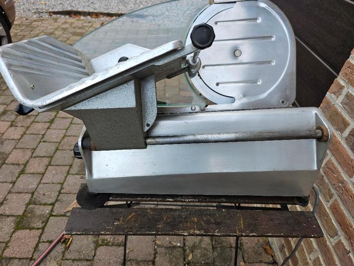 Professionele snijmachine. Het werkt geweldig., Zakelijke goederen, Horeca | Keukenapparatuur, Bakkerij en Slagerij, Gebruikt