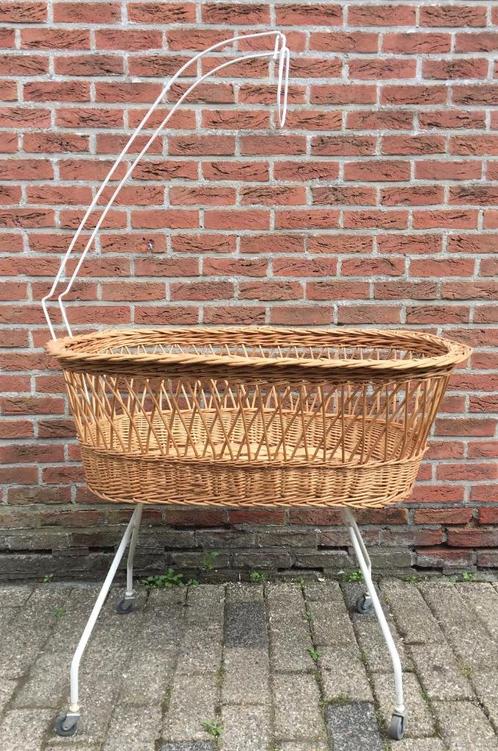 Authentieke wieg/mand wilgentenen, jaren '50 ECO-SHOP AALST, Antiek en Kunst, Antiek | Meubels | Bedden, Ophalen
