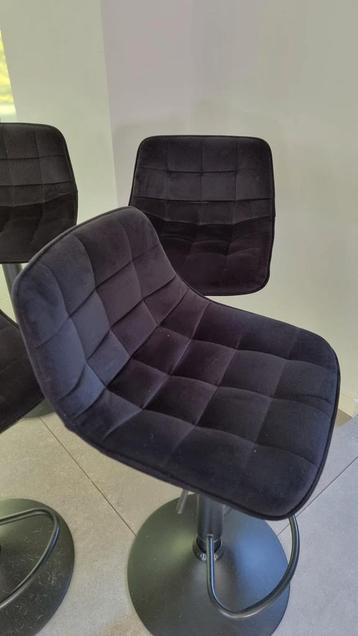 4 tabourets Velours noir beschikbaar voor biedingen