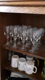 Verres à vin rouge (10) et à vin blanc (12) en cristal, Ophalen