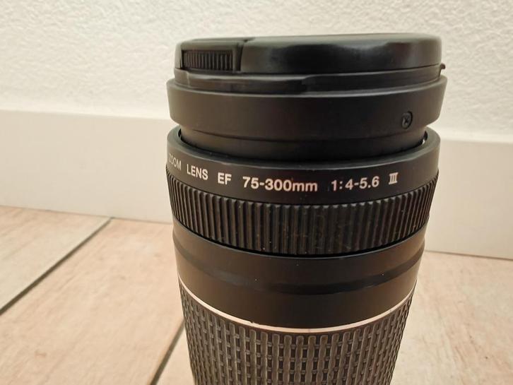Mooie Canon EF 75-300mm F/4-5.6 III telelens te koop, Audio, Tv en Foto, Foto | Lenzen en Objectieven, Zo goed als nieuw, Telelens