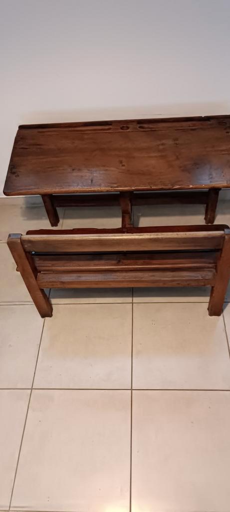 Zeer mooie 2-zits schoolbank in walnoot in zeer goede staat, Huis en Inrichting, Tafels | Sidetables, Zo goed als nieuw, Ophalen