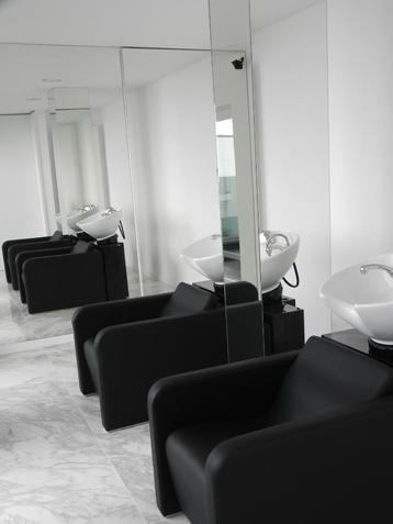 handelspand met woonst/evt bijkomend kapsalon met volle agen beschikbaar voor biedingen