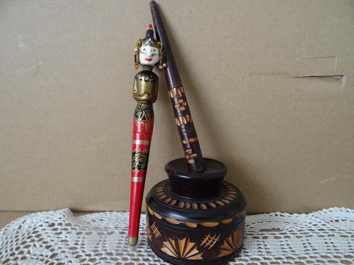 Vintage Indonesische houten schrijfpen pennen met standaard, Antiek en Kunst, Kunst | Niet-Westerse kunst, Ophalen of Verzenden