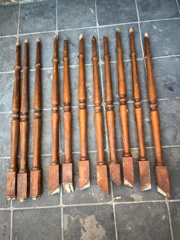 LOT DE 11 barreaux de rampes anciens tournés beschikbaar voor biedingen