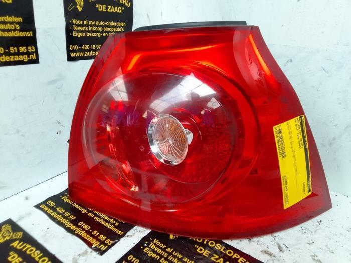 Feu arrière droit d'un Volkswagen Golf, Autos : Pièces & Accessoires, Éclairage, Volkswagen, Utilisé, 3 mois de garantie, Enlèvement ou Envoi
