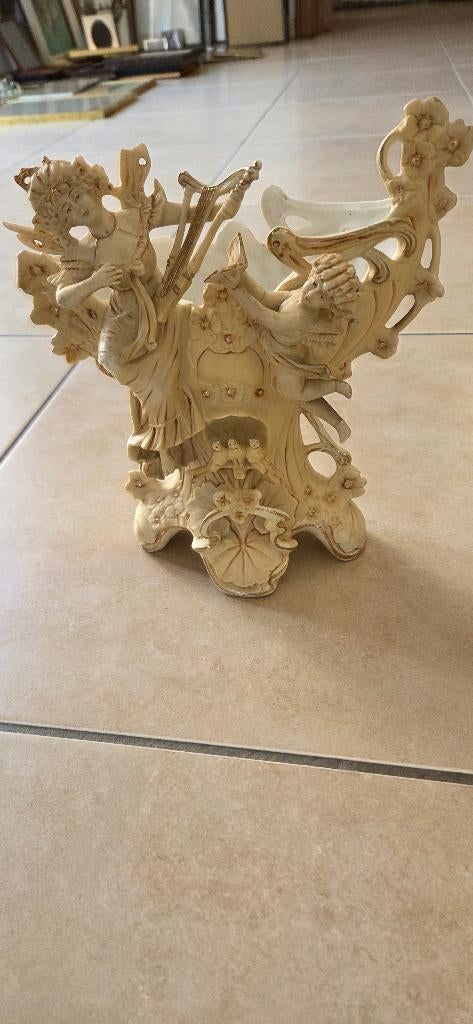 figurine de collection en céramique, biscuit de porcelaine, Enlèvement