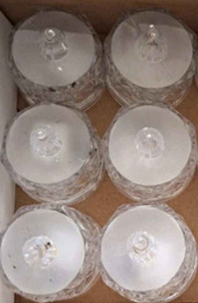 6 mooie LED-theelichtjes 5 cm.+batterijen, Kunststof, Wit, Nieuw, Ophalen of Verzenden