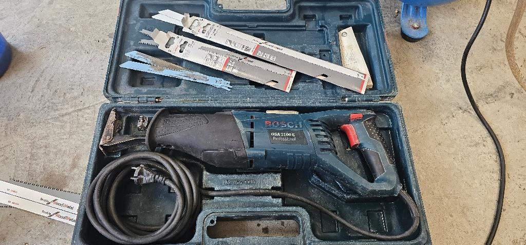 Reciprozaag Bosch Professional, Bricolage & Construction, Outillage | Scies mécaniques, 600 à 1200 watts, 70 mm ou plus, Enlèvement