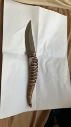 HK19.1 Jachtmes - damaststijl, handvat - imitatiebot