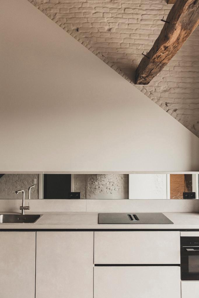 Unieke Stadsloft In Gerestaureerd Monument, Maaseik Centrum, Immo, Appartements & Studios à louer, Province de Limbourg, 50 m² ou plus