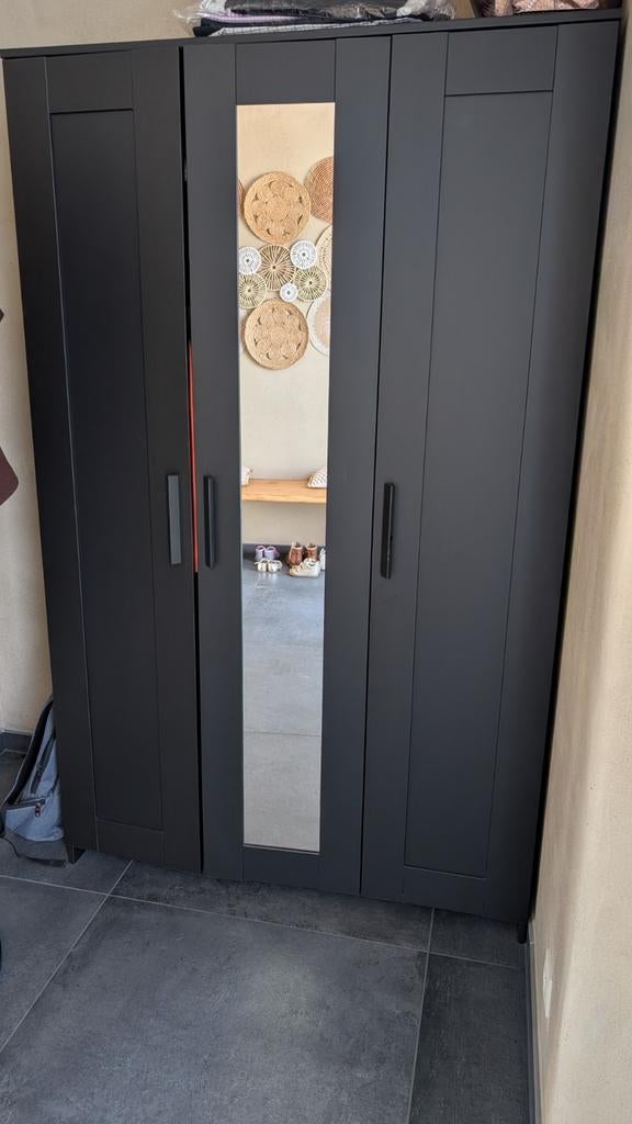 Armoire Ikea trois portes avec miroir, Maison & Meubles, Armoires | Penderies & Garde-robes, 25 à 50 cm, Avec tablette(s), 100 à 150 cm