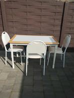 Keuken tafel en 3 stoelen zie foto's, Ophalen
