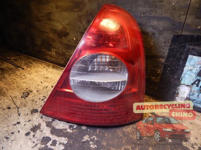 Feu arrière droit d'un Renault Clio, Autos : Pièces & Accessoires, Éclairage, Renault, Utilisé, 3 mois de garantie, Enlèvement ou Envoi