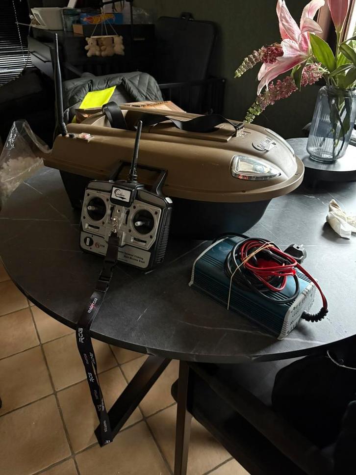 Voerboot €150 euro, Sports nautiques & Bateaux, Pêche à la ligne | Carpes, Comme neuf, Enlèvement ou Envoi