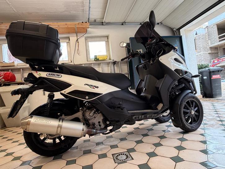 Scooter Gilera Fuoco 500  à 3 roues, Motos, Motos | Marques Autre, Particulier, Scooter, 12 à 35 kW, Automatique, Occasion, Occasion