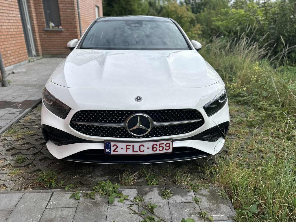 Mercedes A 180 AMG line, Auto's, Mercedes-Benz, Particulier, A-Klasse, Achteruitrijcamera, Benzine, Leder, Ophalen