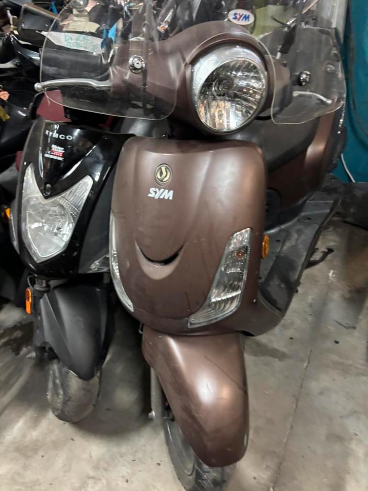 Retro modellen a& b klasse, Fietsen en Brommers, Brommeronderdelen | Scooters, Zo goed als nieuw, Honda, Ophalen