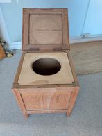 Armoire à chaises Poop, Enlèvement