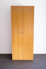Strakke kleerkast in warm hout – praktisch & tijdloos, Huis en Inrichting, Kasten | Kleerkasten, Ophalen, Met deur(en), Gebruikt