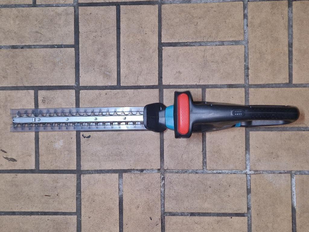 Taille-haie à accu, Jardin & Terrasse, Taille-haies, Enlèvement, Comme neuf, Batterie, Cardena