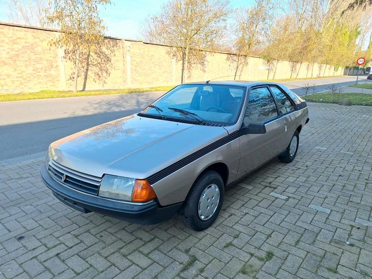 Renault Fuego 1.4i | 38.000km, Auto's, Oldtimers, Bedrijf, Te koop, Renault, Benzine, Coupé, 2 deurs, Handgeschakeld, Bruin, Beige