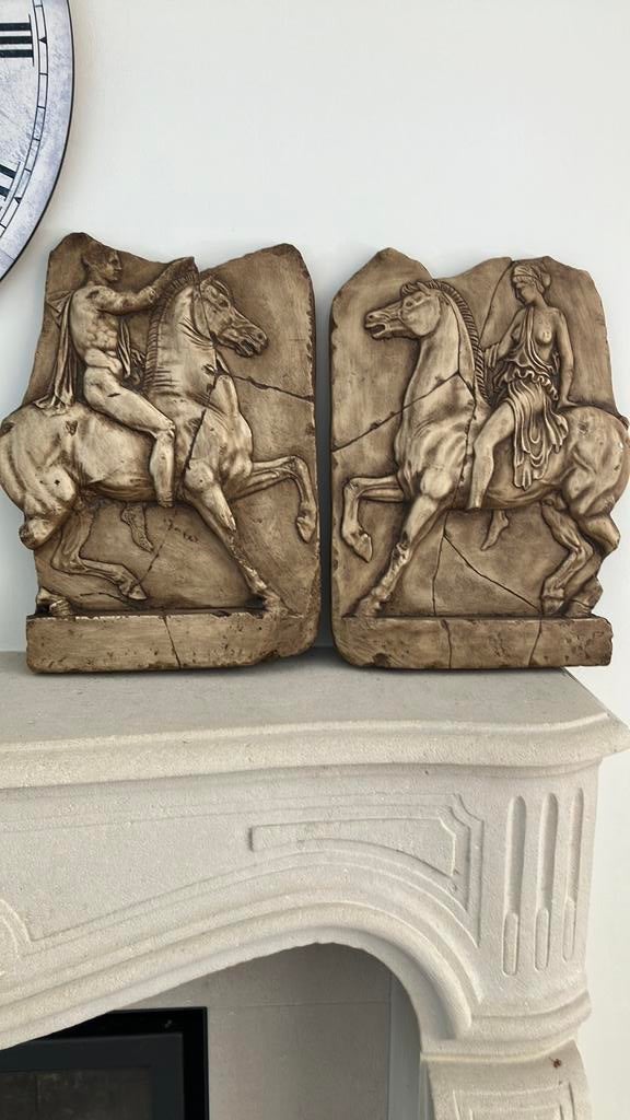 2 wandtegels met grieks tafereel, Antiek en Kunst, Antiek | Wandborden en Tegels, Ophalen