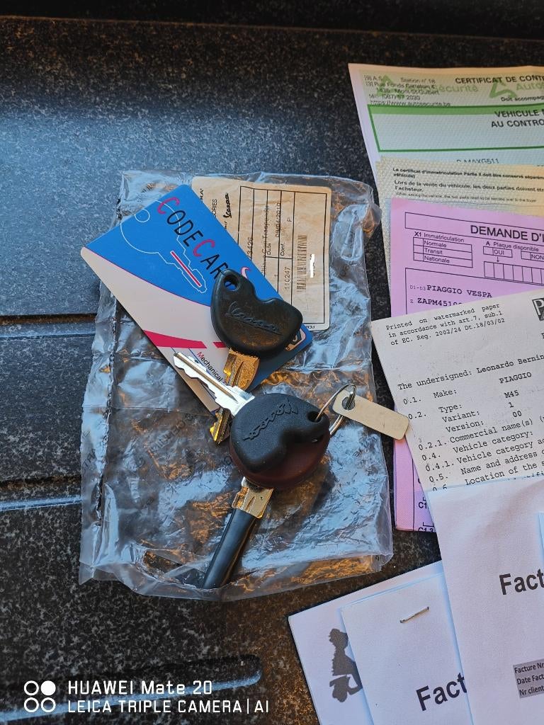 CT Feuille Rosé VESPA gts 250 i.e.1 propriétaire, Autres modèles, Comme neuf, Classe B (45 km/h), Enlèvement