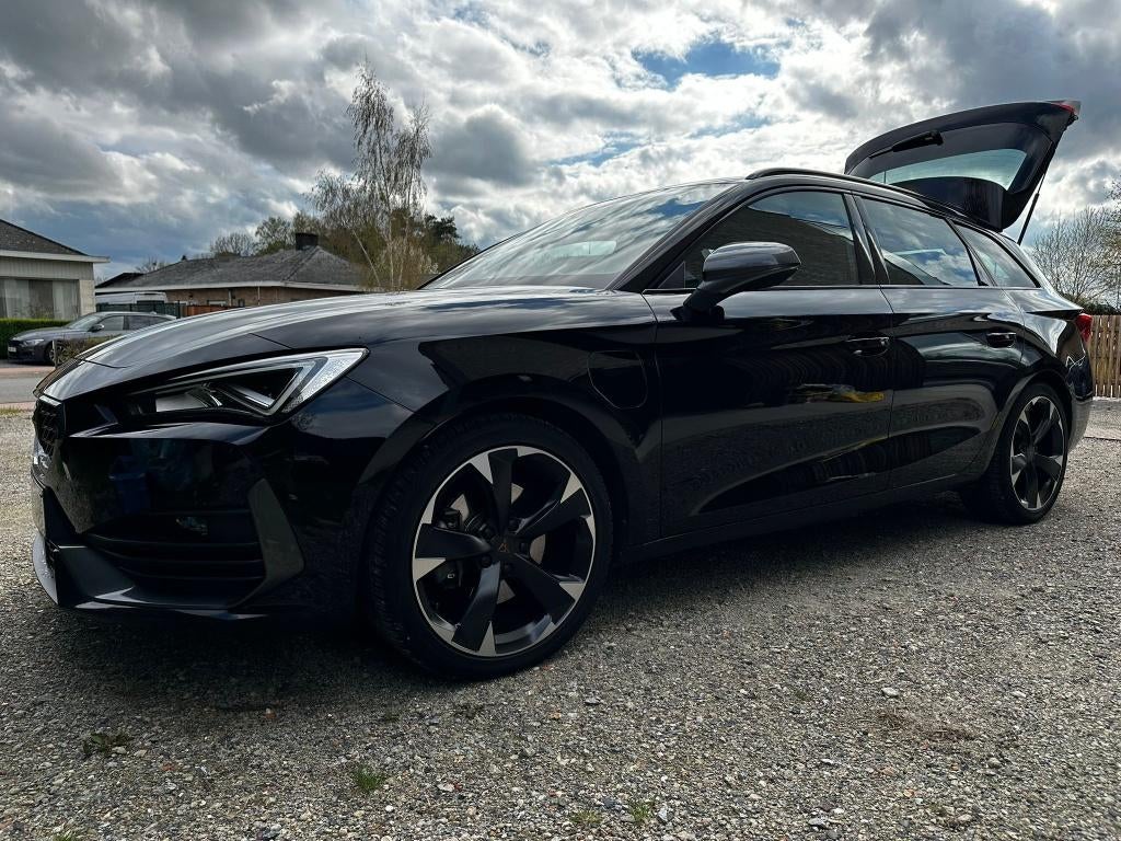 Cupra Leon Break E-HYBRID 150, 1716 kg, Euro 6, 4 cilinders, Zwart