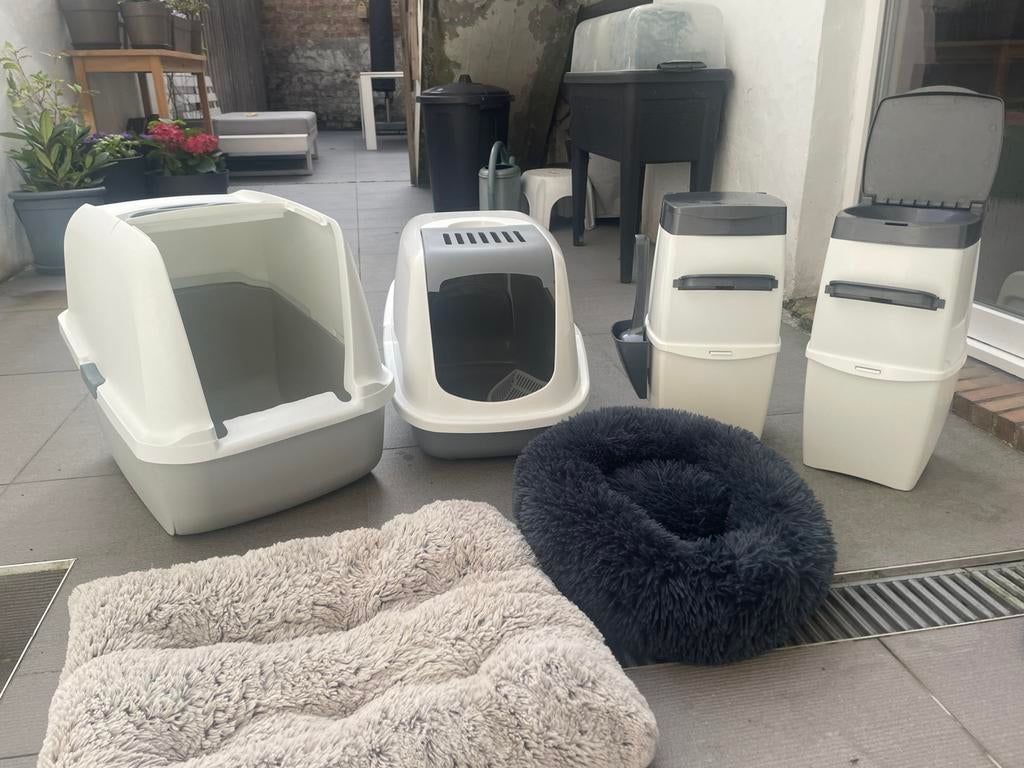 Kattenbakken , afvalcontainers en kattenkussens, Ophalen, Gebruikt