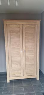 Kast hal of kleerkast, Enlèvement