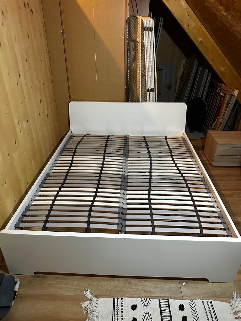 Lit IKEA blanc avec sommiers à lattes 160x200, Comme neuf, Enlèvement, Blanc, 160 cm