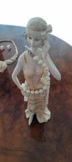 Belle figurine élégante jeune femme robe style Art Déco 1910, Enlèvement ou Envoi