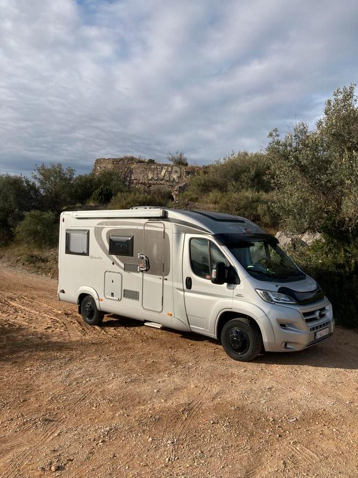 Fiat Burstner Brevio T645 speciaal met een achterklep.., Caravans en Kamperen, Mobilhomes, Particulier, tot en met 4, Half-integraal