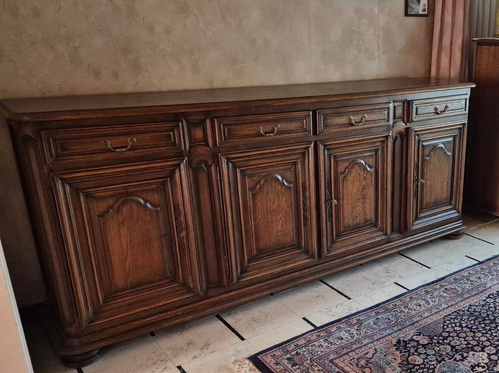 Mooie klassieke eetkamer, Ophalen