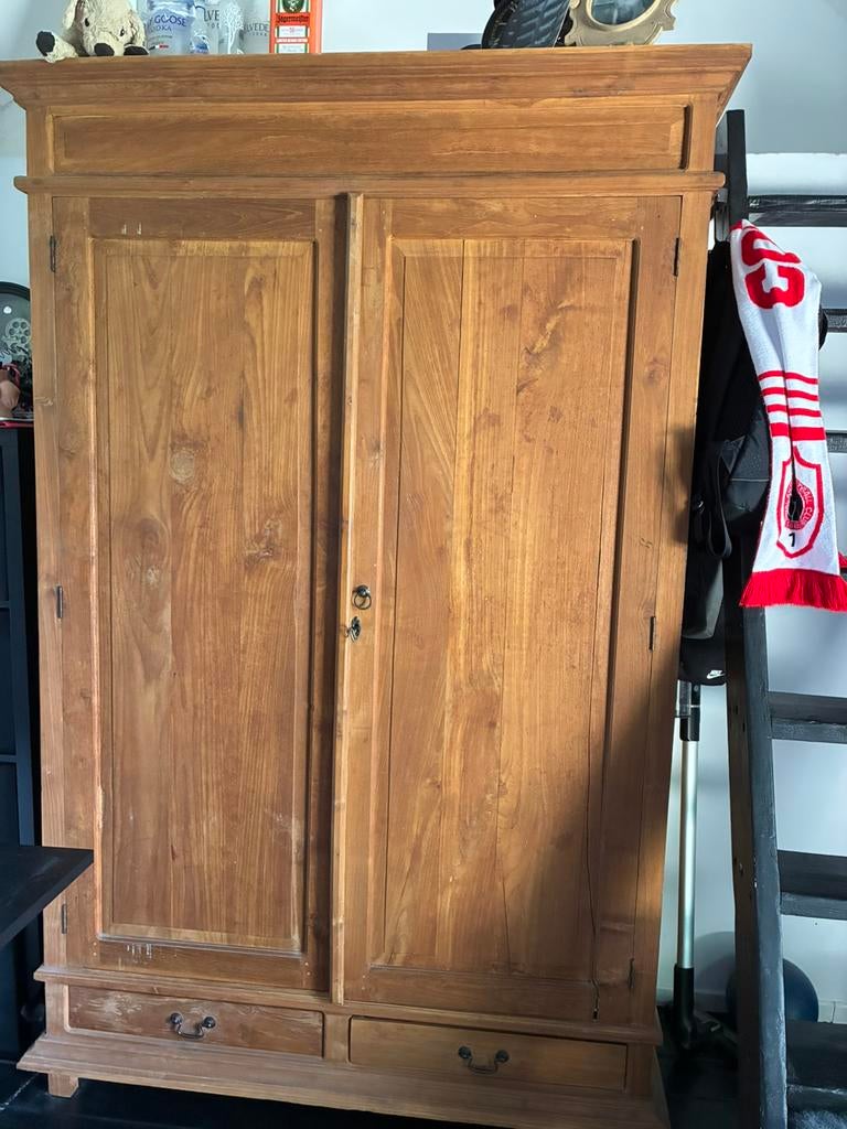 Massief houten/ teaken kast, Ophalen