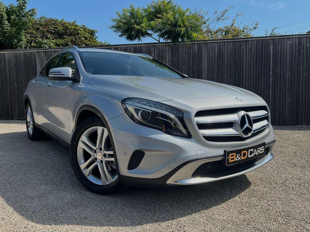 Mercedes-Benz GLA 180 GLA 180 7G-DCT 1steHAND/1MAIN, Achat, Entreprise, Noir, 5 portes