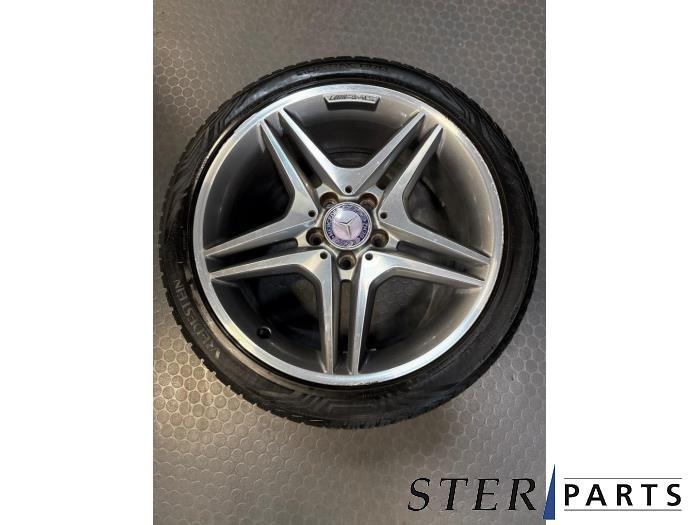 Kit de jantes sport + pneus hiver d'un Mercedes B-Klasse, Autos : Pièces & Accessoires, Pneus & Jantes, Véhicule de tourisme, -